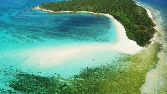 Lakshadweep is known for its striking beaches with crystal-clear waters. Some of the islands you can visit are &nbsp;Agatti, Bangaram Island, Minicoy Island, Thinnkarra Island, Kavaratti and Kaadmat Island.&nbsp;(Unsplash)