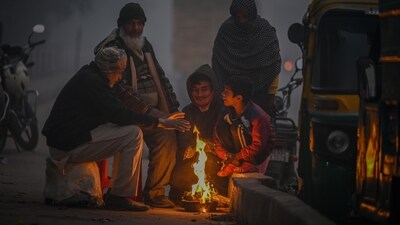 Delhi on Saturday recorded its lowest minimum temperature of the season at 3.6 degrees Celsius and thick fog blanketed several parts of the city, the India Meteorological Department (IMD) said. (HT Photo/Raj K Raj) Delhi on Saturday recorded its lowest minimum temperature of the season at 3.6 degrees Celsius and thick fog blanketed several parts of the city, the India Meteorological Department (IMD) said. (HT Photo/Raj K Raj)