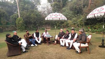 JMM and Congress leaders during a meeting in Delhi. (HT photo) JMM and Congress leaders during a meeting in Delhi. (HT photo)