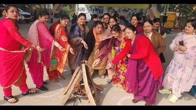 Lohri celebrations in progress in Lucknow (HT Photo) Lohri celebrations in progress in Lucknow (HT Photo)