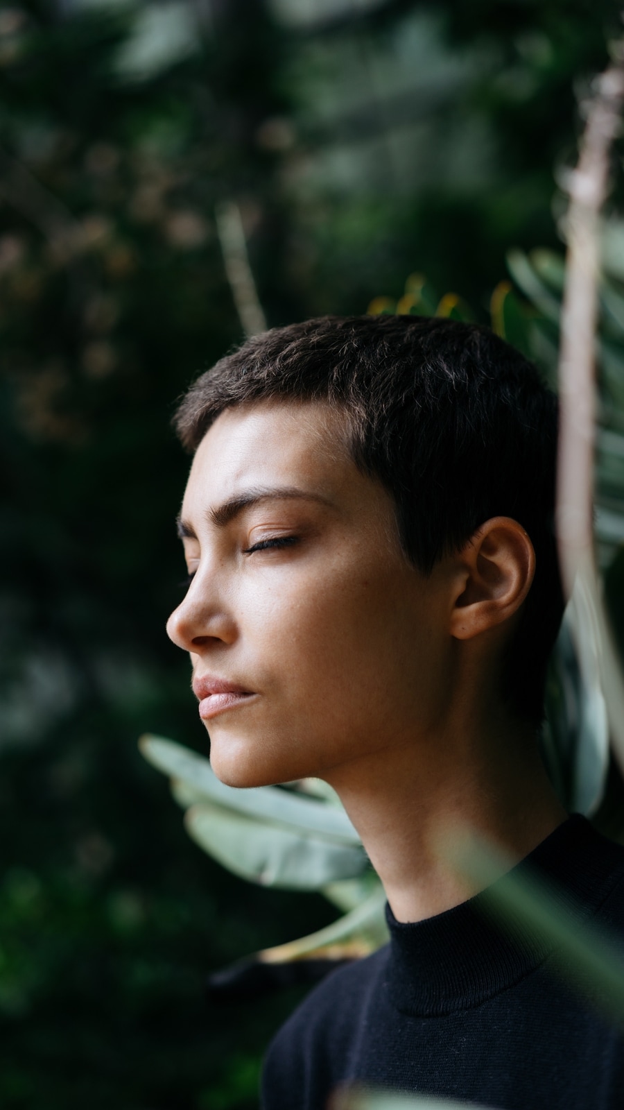 meditating_woman