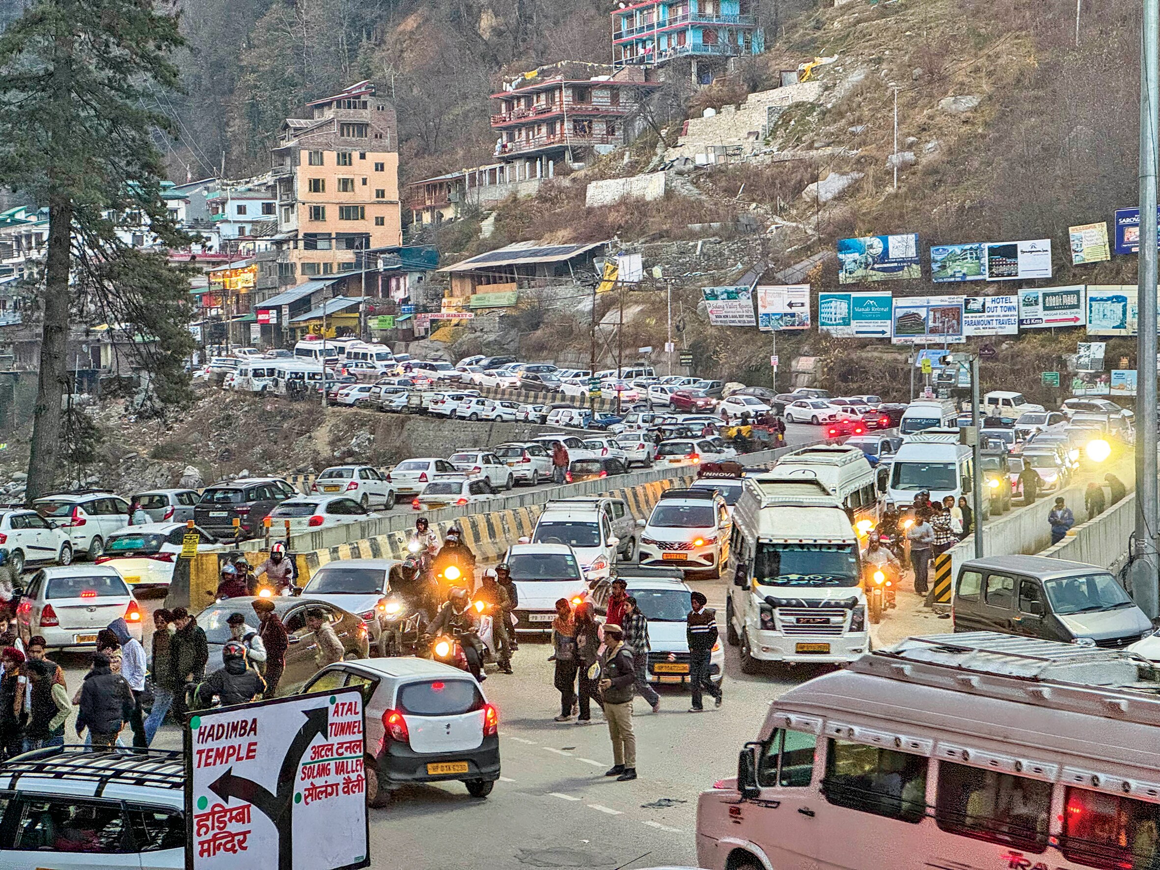 A section of the December 24 traffic jam on the road from Manali to the Atal Tunnel, in Himachal Pradesh. (PTI) A section of the December 24 traffic jam on the road from Manali to the Atal Tunnel, in Himachal Pradesh. (PTI)