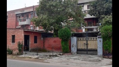 A security both establish outside the residence of senior official in Ludhiana. (HT Photo) A security both establish outside the residence of senior official in Ludhiana. (HT Photo)