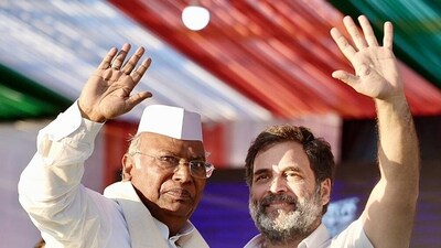 Congress president Mallikarjun Kharge and party leader Rahul Gandhi during the launch of Bharat Jodo Nyay Yatra in Manipur's Thoubal. (X/Congress) Congress president Mallikarjun Kharge and party leader Rahul Gandhi during the launch of Bharat Jodo Nyay Yatra in Manipur's Thoubal. (X/Congress)