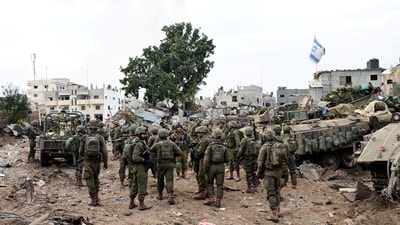 Israeli soldiers in Gaza (REUTERS)