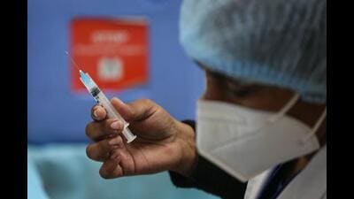 The state public health department on December 20, 2023 had confirmed the first case of JN.1 Covid-19 infection in a 41-year-old man from Sindhudurg. (REPRESENTATIVE PIC) The state public health department on December 20, 2023 had confirmed the first case of JN.1 Covid-19 infection in a 41-year-old man from Sindhudurg. (REPRESENTATIVE PIC)