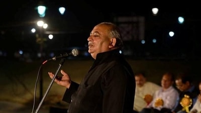 Munawwar Rana, a modern Hindi and Urdu poet. Munawwar Rana, a modern Hindi and Urdu poet.