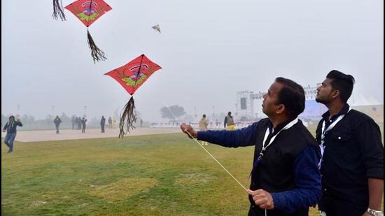 A picture of the kite festival posted by LG VK Saxena on X.