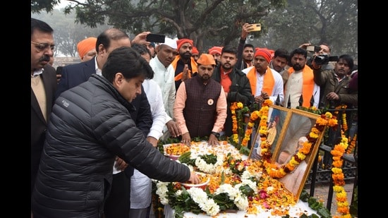 Union minister of civil aviation Jyotiraditya Scindia on Sunday said as a Maratha, he feels proud as he paid homage to the martyrs of the third war of Panipat from the Maratha and Scindia community. (HT Photo)