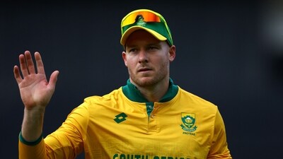 South Africa's David Miller acknowledges the Indian crowd during the 2023 World Cup (Reuters)