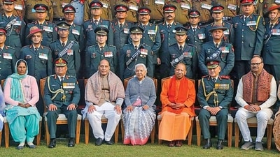 Defence minister Rajnath Singh with Uttar Pradesh governor Anandiben Patel, chief minister Yogi Adityanath and top Army officials on the eve of the 76th Army Day Parade, in Lucknow. (HT Photo) Defence minister Rajnath Singh with Uttar Pradesh governor Anandiben Patel, chief minister Yogi Adityanath and top Army officials on the eve of the 76th Army Day Parade, in Lucknow. (HT Photo)