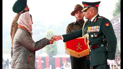 Indian Army Chief General Manoj Pande felicitates a ‘Veer Nari’ during the ‘Shaurya Sandhya’ event on the occasion of the 76th Army Day, in Lucknow on Monday. (ANI Photo) Indian Army Chief General Manoj Pande felicitates a ‘Veer Nari’ during the ‘Shaurya Sandhya’ event on the occasion of the 76th Army Day, in Lucknow on Monday. (ANI Photo)