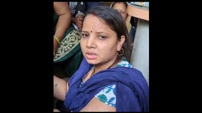 Navi Mumbai, India - Jan. 15, 2024:The wife of the deceased builder Manoj Singh in Navi Mumbai, India, on Monday, January 15, 2024. (Photo by / HT PHOTO) (HT PHOTO) Navi Mumbai, India - Jan. 15, 2024:The wife of the deceased builder Manoj Singh in Navi Mumbai, India, on Monday, January 15, 2024. (Photo by / HT PHOTO) (HT PHOTO)