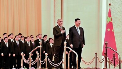 Chinese president Xi Jinping with Maldives' president Mohamed Muizzu, in Beijing. (PTI) Chinese president Xi Jinping with Maldives' president Mohamed Muizzu, in Beijing. (PTI)