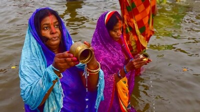 Devotees take a holy dip in the Ganga river on the occasion of 'Makar Sankranti' during the annual 'Magh Mela' at Sangam in Prayagraj. Uttar Pradesh Chief Minister Yogi Adityanath extended greetings to people on Makar Sankranti, and said extensive arrangements have been made across the state for the celebrations. (PTI) Devotees take a holy dip in the Ganga river on the occasion of 'Makar Sankranti' during the annual 'Magh Mela' at Sangam in Prayagraj. Uttar Pradesh Chief Minister Yogi Adityanath extended greetings to people on Makar Sankranti, and said extensive arrangements have been made across the state for the celebrations. (PTI)