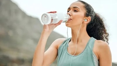 4. Stay hydrated: Dehydration can contribute to joint stiffness. Drink an adequate amount of water throughout the day. (Unsplash) 4. Stay hydrated: Dehydration can contribute to joint stiffness. Drink an adequate amount of water throughout the day. (Unsplash)
