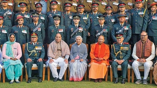 Defence minister Rajnath Singh with Uttar Pradesh governor Anandiben Patel, chief minister Yogi Adityanath and top Army officials on the eve of the 76th Army Day Parade, in Lucknow.(HT Photo)