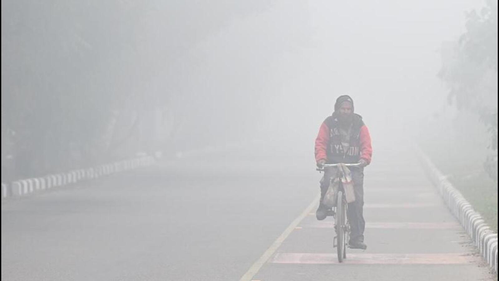 At 2.7°C, Chandigarh's coldest day this winter amid zero visibility - Vimarsana News
