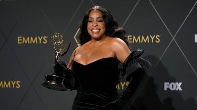 Niecy Nash-Betts, winner of the award for outstanding supporting actress in a limited or anthology series or movie for Dahmer – Monster: The Jeffrey Dahmer Story, Niecy Nash-Betts embraced the Old Hollywood aesthetic in a black velvet Greta Constantine mermaid gown that hugged her figure with a flounce hem. (AP)