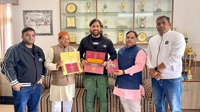 MS Dhoni receives invitation for Ram Mandir's ‘Pran Pratishtha’ event (Twitter) MS Dhoni receives invitation for Ram Mandir's ‘Pran Pratishtha’ event (Twitter)