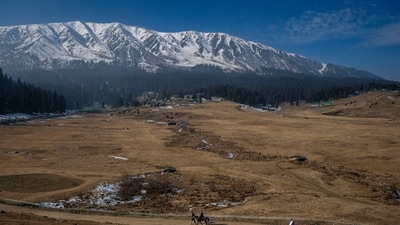 Jammu and Kashmir's Srinagar and Sonmarg have experienced minimal to no snowfall. Similarly, there has been no snowfall in Himachal Pradesh's Shimla and Manali. Even Uttarakhand's Auli has not seen any snowfall yet. (AP) Jammu and Kashmir's Srinagar and Sonmarg have experienced minimal to no snowfall. Similarly, there has been no snowfall in Himachal Pradesh's Shimla and Manali. Even Uttarakhand's Auli has not seen any snowfall yet. (AP)