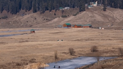 The resort town in Indian-administered Kashmir is grappling with a shortage of snow caused by unseasonably dry weather. (AP) The resort town in Indian-administered Kashmir is grappling with a shortage of snow caused by unseasonably dry weather. (AP)