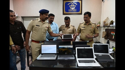 Navi Mumbai, India - Jan. 16, 2024:Three from Tamil Nadu arrested in Navi Mumbai for stealing laptops from parked cars , Press Conference at Vashi Police Station in Navi Mumbai, India, on Tuesday, January 16, 2024. (Photo by Bachchan Kumar/ HT PHOTO) (HT PHOTO)