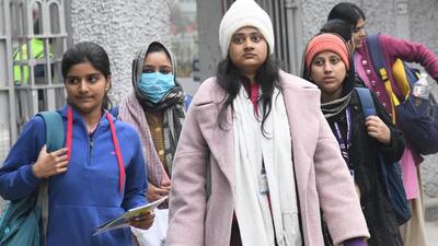 School students in Patna on Tuesday. (HT photo) School students in Patna on Tuesday. (HT photo)