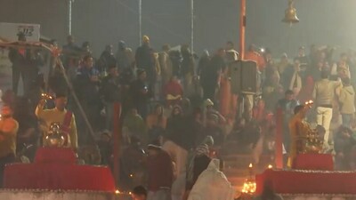 Sarayu Ghat area was brimming with devotees as the ‘Aarti’ unfolded, accompanied by the lighting of diyas on Tuesday.