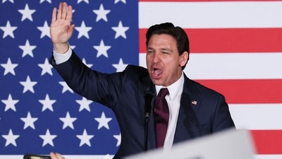 Florida Governor and Republican presidential candidate Ron DeSantis gestures on stage at his Iowa caucus watch party in West Des Moines, Iowa, U.S., January 15, 2024. REUTERS/Brendan McDermid (REUTERS)