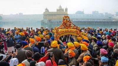 On Guru Gobind Singh's death anniversary, the Sikh community commemorates the occasion by offering prayers at gurudwaras and reflecting on Guruji's profound words of wisdom. (PTI) On Guru Gobind Singh's death anniversary, the Sikh community commemorates the occasion by offering prayers at gurudwaras and reflecting on Guruji's profound words of wisdom. (PTI)