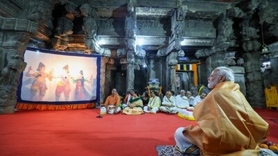 The PM also watched a puppet show on Ramayana at the temple. Taking to X the prime minister wrote, “At the Veerbhadra temple, Lepakshi, heard the Ranganatha Ramayana and also saw a puppet show on the Ramayan.” (X/Narendra Modi) The PM also watched a puppet show on Ramayana at the temple. Taking to X the prime minister wrote, “At the Veerbhadra temple, Lepakshi, heard the Ranganatha Ramayana and also saw a puppet show on the Ramayan.” (X/Narendra Modi)