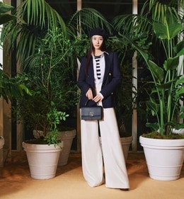 Krystal Jung layers up with a blazer and wide pants (Photo: Instagram)