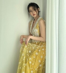 Lee Ji-eun likes to opt for conventional styles (Photo: Instagram)
