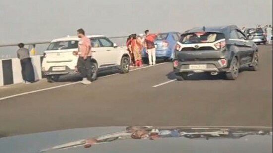 People are seen taking selfies at the Atal Setu in Mumbai. (X/Roads of Mumbai)