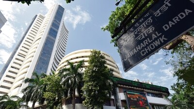 Sensex crashes over 1600 points, closes at 71,476; Nifty drops to 21,560 (MINT_PRINT) Sensex crashes over 1600 points, closes at 71,476; Nifty drops to 21,560 (MINT_PRINT)
