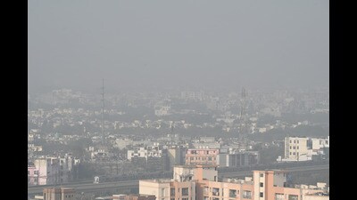 A hazy view of the Noida skyline on Wednesday morning owing to the dense fog and chilly conditions. (Sunil Ghosh/HT Photo) A hazy view of the Noida skyline on Wednesday morning owing to the dense fog and chilly conditions. (Sunil Ghosh/HT Photo)