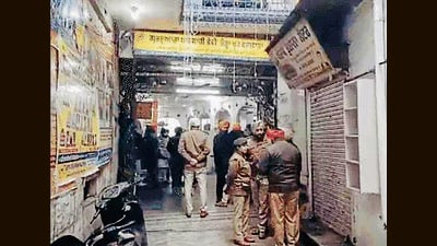 A nihang, who killed a 35-year-old youth at Phagwara gurdwara, has been sent to seven-day police remand on Wednesday. Accused Ramandeep Singh was arrested after he allegedly hacked a youth to death on the suspicion that he had committed a sacrilege at Gurdwara Chaura Khooh in Phagwara early Tuesday morning. (HT File Photo) A nihang, who killed a 35-year-old youth at Phagwara gurdwara, has been sent to seven-day police remand on Wednesday. Accused Ramandeep Singh was arrested after he allegedly hacked a youth to death on the suspicion that he had committed a sacrilege at Gurdwara Chaura Khooh in Phagwara early Tuesday morning. (HT File Photo)