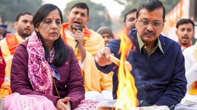 Delhi chief minister Arvind Kejriwal with his wife Sunita Kejriwal at Sundarkand Path programme, at Rohini. (AAP X account) Delhi chief minister Arvind Kejriwal with his wife Sunita Kejriwal at Sundarkand Path programme, at Rohini. (AAP X account)