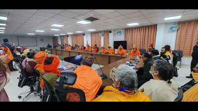 Magh Mela officials holding a meeting with seers and members of religious organisations, in the mela area, on Wednesday, for a grand Ram Utsav celebration on January 22. (HT Photo) Magh Mela officials holding a meeting with seers and members of religious organisations, in the mela area, on Wednesday, for a grand Ram Utsav celebration on January 22. (HT Photo)