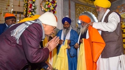 Bihar Chief Minister Nitish Kumar offered prayers at the Takhat Sri Harimandir Ji Patna Sahib Gurudwara on the birth anniversary of Guru Gobind Singh Jayanti in Patna. (PTI) Bihar Chief Minister Nitish Kumar offered prayers at the Takhat Sri Harimandir Ji Patna Sahib Gurudwara on the birth anniversary of Guru Gobind Singh Jayanti in Patna. (PTI)