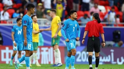 India's Anirudh Thapa looks dejected after the match against Australia (REUTERS)