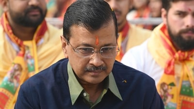 Delhi CM Arvind Kejriwal with wife Sunita Kejriwal join Sunderkand path at prachin balaji mandir. (Hindustan Times) Delhi CM Arvind Kejriwal with wife Sunita Kejriwal join Sunderkand path at prachin balaji mandir. (Hindustan Times)