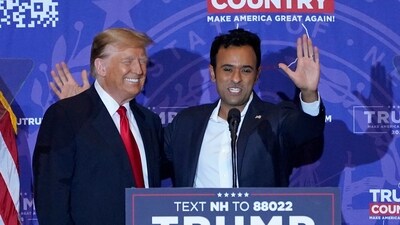 US entrepreneur Vivek Ramaswamy (R) endorses Republican presidential candidate former US President Donald Trump during a campaign event at the Atkinson Resort and Country Club in Atkinson, New Hampshire, on January 16, 2024. (Photo by TIMOTHY A. CLARY / AFP) (AFP) US entrepreneur Vivek Ramaswamy (R) endorses Republican presidential candidate former US President Donald Trump during a campaign event at the Atkinson Resort and Country Club in Atkinson, New Hampshire, on January 16, 2024. (Photo by TIMOTHY A. CLARY / AFP) (AFP)