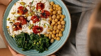 Dietary fibre promotes feeling of satiety and thus can prevent one from over-indulging and gaining weight. (Freepik) Dietary fibre promotes feeling of satiety and thus can prevent one from over-indulging and gaining weight. (Freepik)