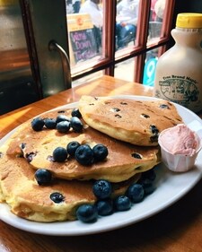 Blueberry pancakes can be paired with blueberry butter (Instagram) Blueberry pancakes can be paired with blueberry butter (Instagram)