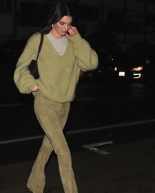 Kendall Jenner in green corduroy pants (Photo: Instagram) Kendall Jenner in green corduroy pants (Photo: Instagram)