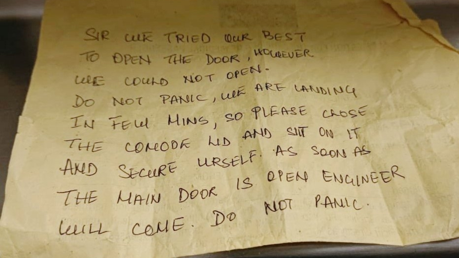 SpiceJet crew slipped 'don't panic' note to passenger stuck in aircraft lavatory | Latest News India - Vimarsana News
