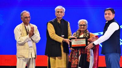 (From left to right) Ravi Gupta, secretary at Pune Film Foundation; Dr Jabbar Patel, director of the festival; Leela Gandhi, actress and dancer; and Avinash Dhakane, managing director, Dadasaheb Phalke Film City Mumbai. (HT PHOTO)