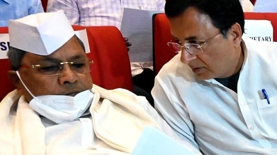 Karnataka Chief Minister Siddaramaiah and Congress General Secretary Randeep Surjewala in Bengaluru. (ANI Photo) (Savitha) Karnataka Chief Minister Siddaramaiah and Congress General Secretary Randeep Surjewala in Bengaluru. (ANI Photo) (Savitha)